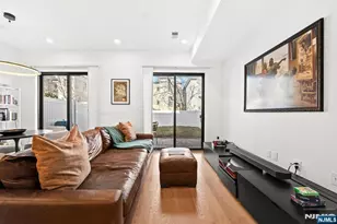 34 Manhattan Ave 2, Jersey City, NJ 07307 - Photo 4