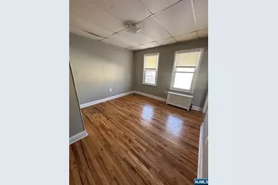 521 Chestnut Street 2 #2, Orange, NJ 07050 - Photo 2