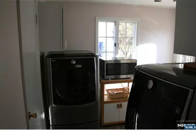 77 Donald Place, Waldwick, NJ 07463 - Photo 10