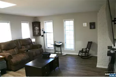 77 Donald Place, Waldwick, NJ 07463 - Photo 8