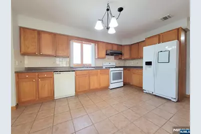 430 Elm Street 2nd Floor #2nd Floor, Kearny, NJ 07032 - Photo 2