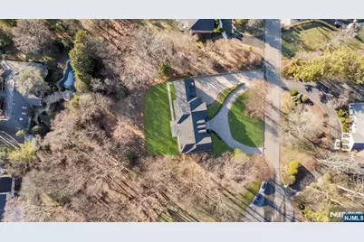 28 Ellens Way, Alpine, NJ 07620 - Photo 2