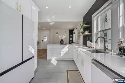 100 Brook Avenue, Englewood, NJ 07631 - Photo 10