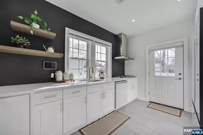 100 Brook Avenue, Englewood, NJ 07631 - Photo 8