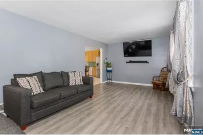 28 Logan Place, Lodi, NJ 07644 - Photo 8