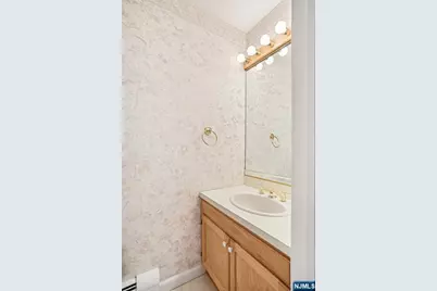 2 Eisenhower Road, Closter, NJ 07624 - Photo 20