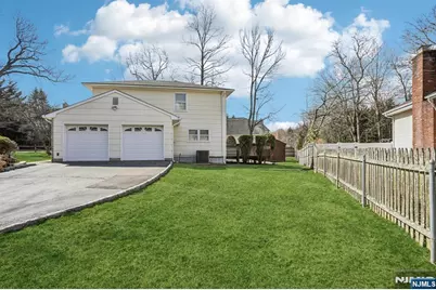 2 Eisenhower Road, Closter, NJ 07624 - Photo 32