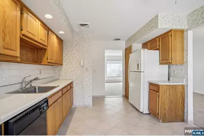 2 Eisenhower Road, Closter, NJ 07624 - Photo 16