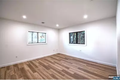 35 Henry Avenue, Palisades Park, NJ 07650 - Photo 4