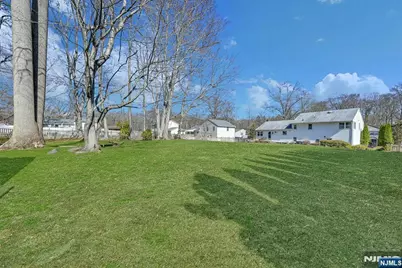 251 Paul Court, Hillsdale, NJ 07642 - Photo 32