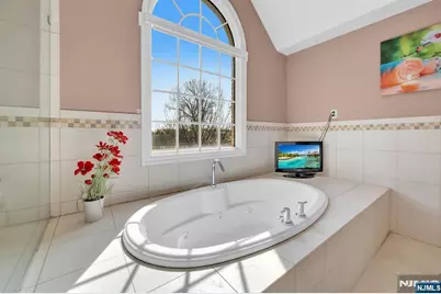 683 Victoria Avenue, Paramus, NJ 07652 - Photo 24