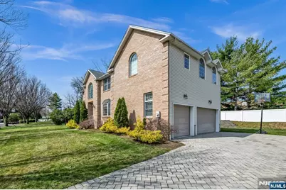 683 Victoria Avenue, Paramus, NJ 07652 - Photo 2