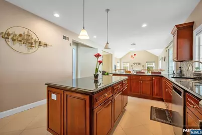 683 Victoria Avenue, Paramus, NJ 07652 - Photo 10