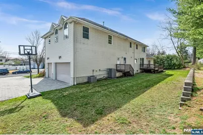 683 Victoria Avenue, Paramus, NJ 07652 - Photo 44