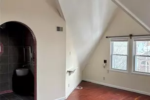 266 Livingston Ave, Lyndhurst Township, NJ 07071 - Photo 12