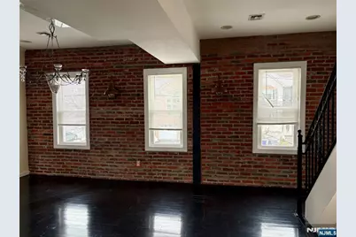 266 Livingston Avenue, Lyndhurst Township, NJ 07071 - Photo 2