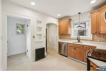 8 Elk Avenue, Dover, NJ 07801 - Photo 6