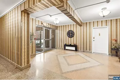 2350 Linwood Avenue 1E #1E, Fort Lee, NJ 07024 - Photo 10