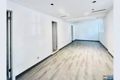 2357 Lemoine Avenue 1 #1, Fort Lee, NJ 07024 - Photo 2