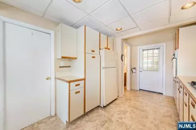 21 E Shore Road, Denville, NJ 07834 - Photo 10