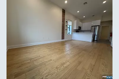 84 Van Wagenen Avenue 3L #3L, Jersey City, NJ 07306 - Photo 4