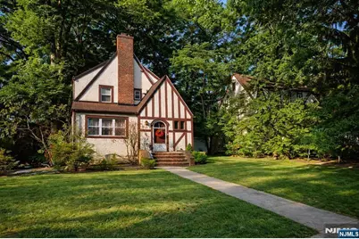 274 Englewood Avenue, Teaneck Township, NJ 07666 - Photo 2