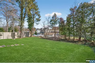 8 Laurel Street, Hawthorne, NJ 07506 - Photo 36