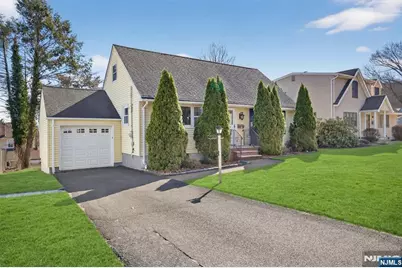 8 Laurel Street, Hawthorne, NJ 07506 - Photo 2