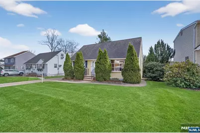 8 Laurel Street, Hawthorne, NJ 07506 - Photo 4