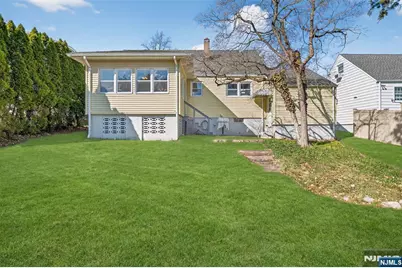 8 Laurel Street, Hawthorne, NJ 07506 - Photo 6