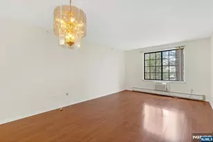 1419 Faulkner Ct, Mahwah, NJ 07430 - Photo 8