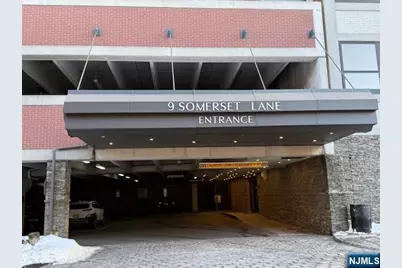 9 Somerset Lane 502 #502, Edgewater, NJ 07020 - Photo 2