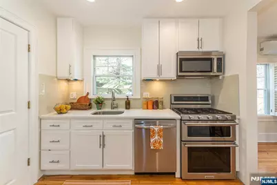 14 Northview Avenue, Montclair, NJ 07043 - Photo 18