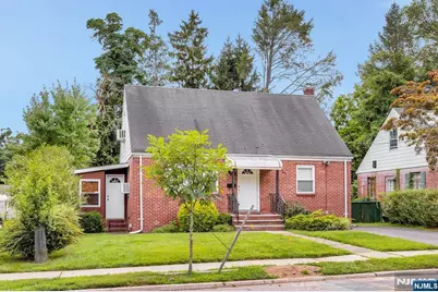 162 Washington Place, Teaneck Township, NJ 07666 - Photo 2