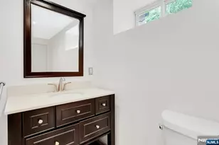 162 Washington Pl, Teaneck Township, NJ 07666 - Photo 24