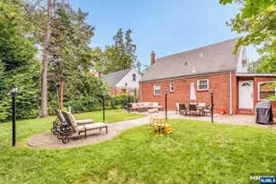 162 Washington Pl, Teaneck Township, NJ 07666 - Photo 26