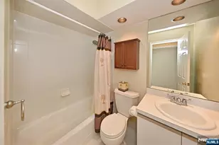 884 Somerset Ct, Ramsey, NJ 07446 - Photo 16