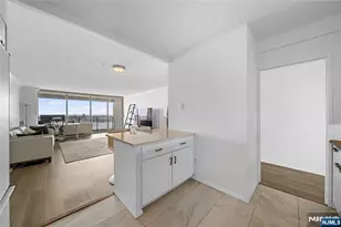 6 Horizon Road 1605, Fort Lee, NJ 07024 - Photo 4