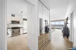 6 Horizon Road 1605, Fort Lee, NJ 07024 - Photo 2