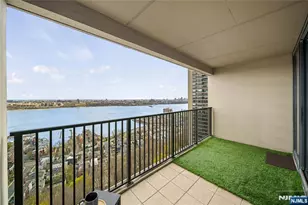 6 Horizon Road 1605, Fort Lee, NJ 07024 - Photo 14