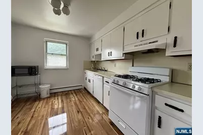 2004 Hoefleys Lane, Fort Lee, NJ 07024 - Photo 4