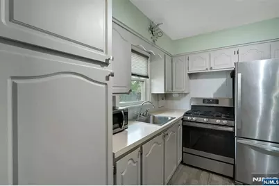 371 Greenwich Street, Bergenfield, NJ 07621 - Photo 10