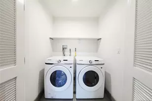 237 Grantwood Blvd B, Palisades Park, NJ 07650 - Photo 18