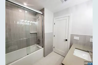 237 Grantwood Boulevard B #B, Palisades Park, NJ 07650 - Photo 16