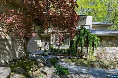 78 Apple Ridge, Woodcliff Lake, NJ 07677 - Photo 2