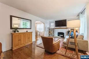 1125 W Laurelton Pkwy, Teaneck Township, NJ 07666 - Photo 4