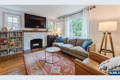 1125 W Laurelton Parkway, Teaneck Township, NJ 07666 - Photo 2