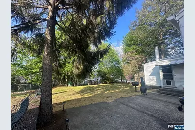 28-27 Sheridan Place, Fair Lawn, NJ 07410 - Photo 10