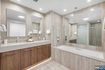 1200 Ave At Port Imperial 513 #513, Weehawken, NJ 07086 - Photo 20