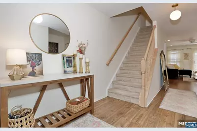 2051 Charles Court, Mahwah, NJ 07430 - Photo 4